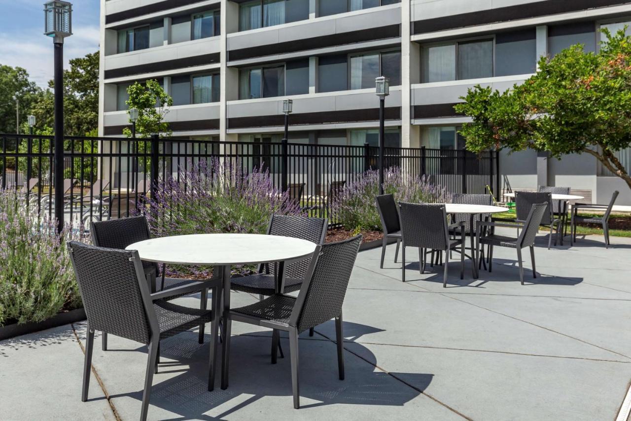 Best Western Plus University Inn Winston-Salem Exterior photo