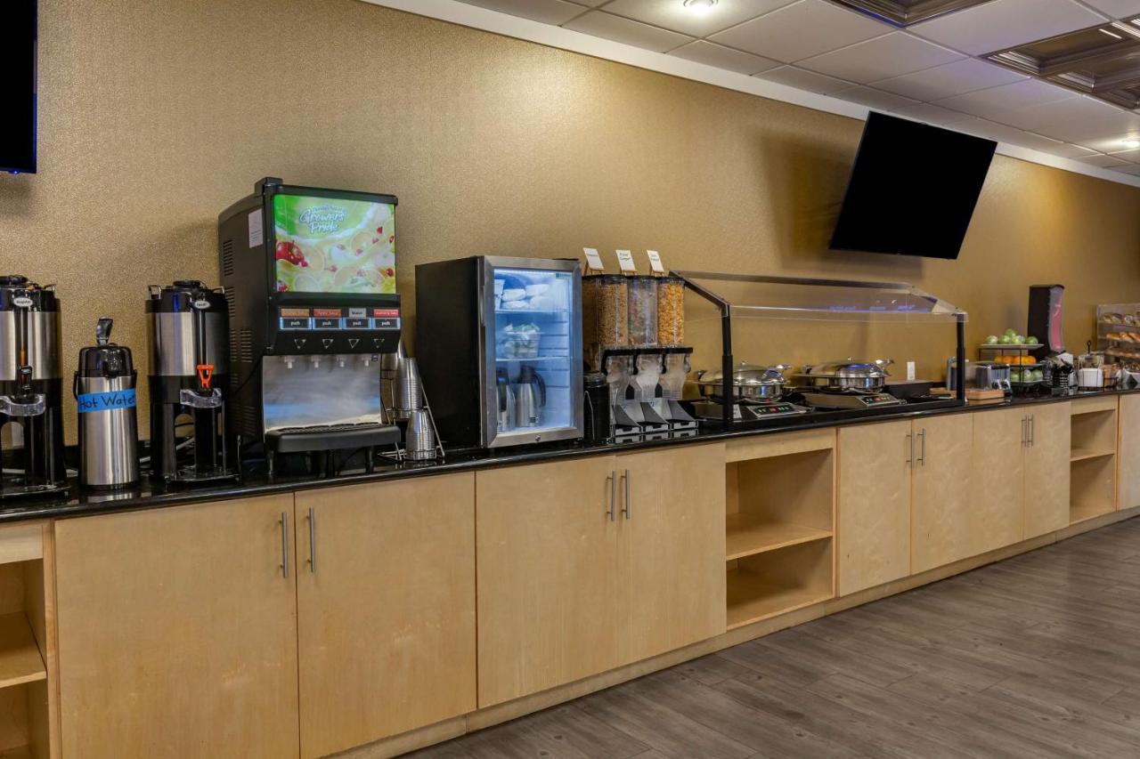 Best Western Plus University Inn Winston-Salem Exterior photo