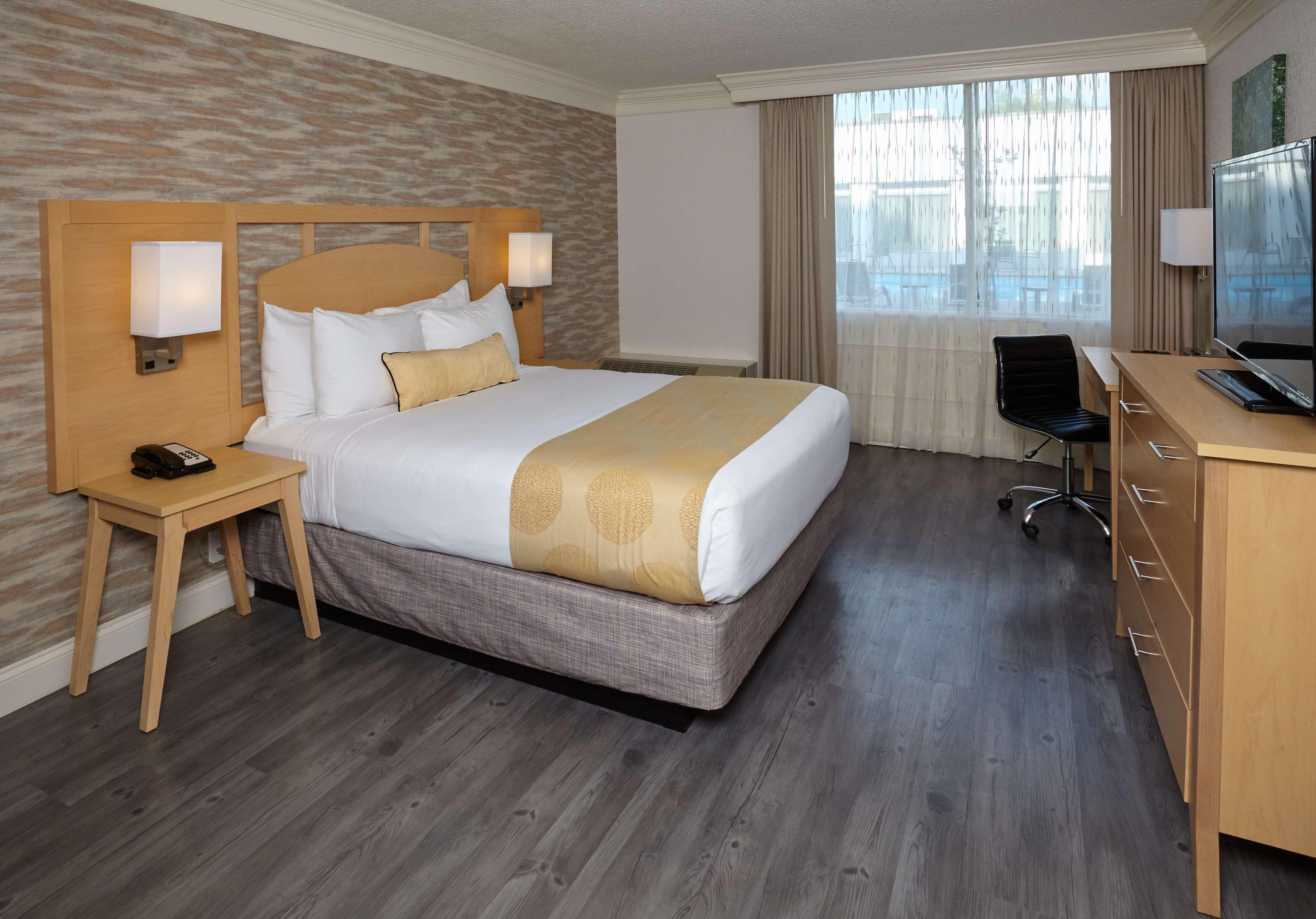 Best Western Plus University Inn Winston-Salem Exterior photo