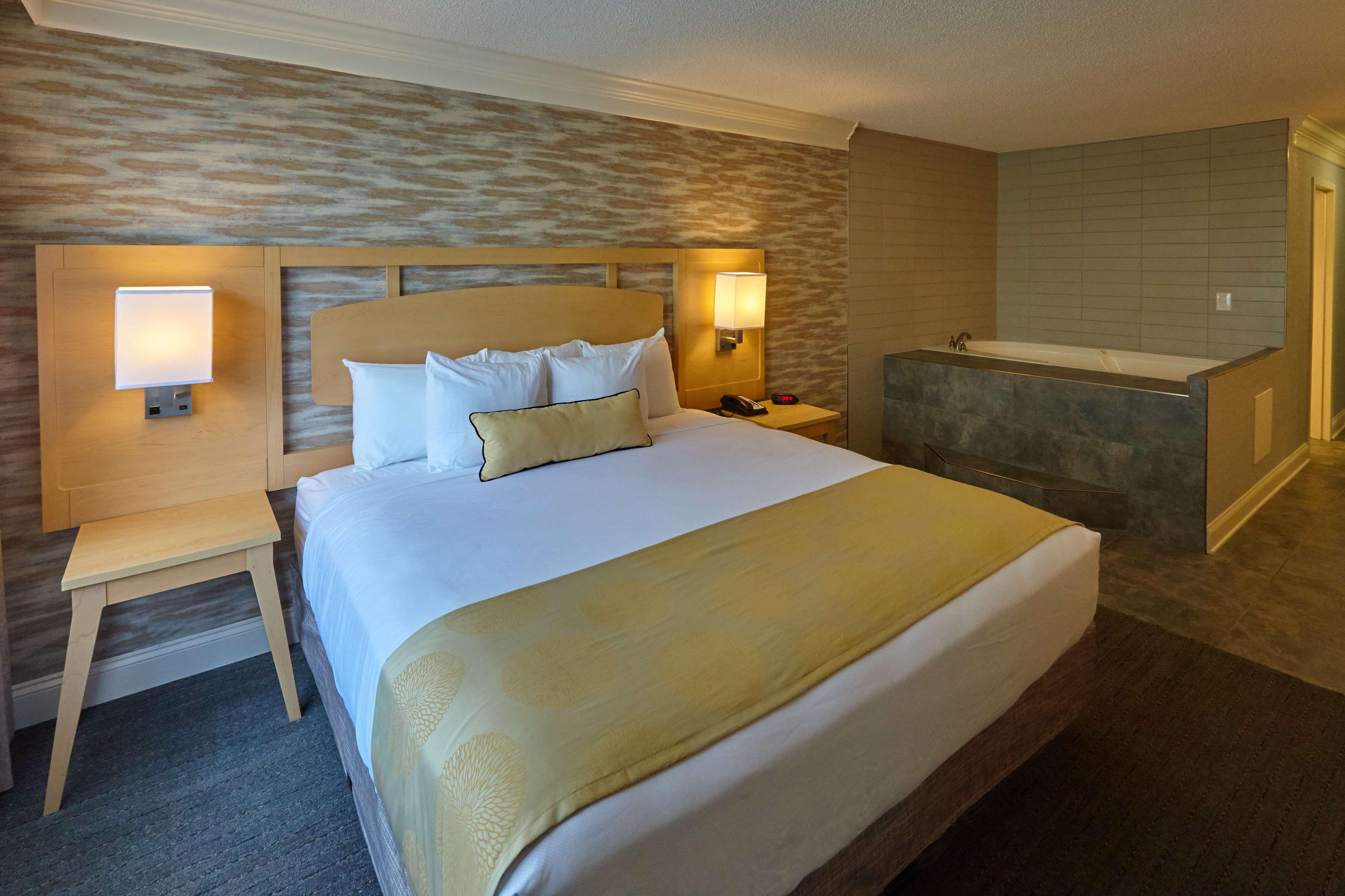 Best Western Plus University Inn Winston-Salem Exterior photo