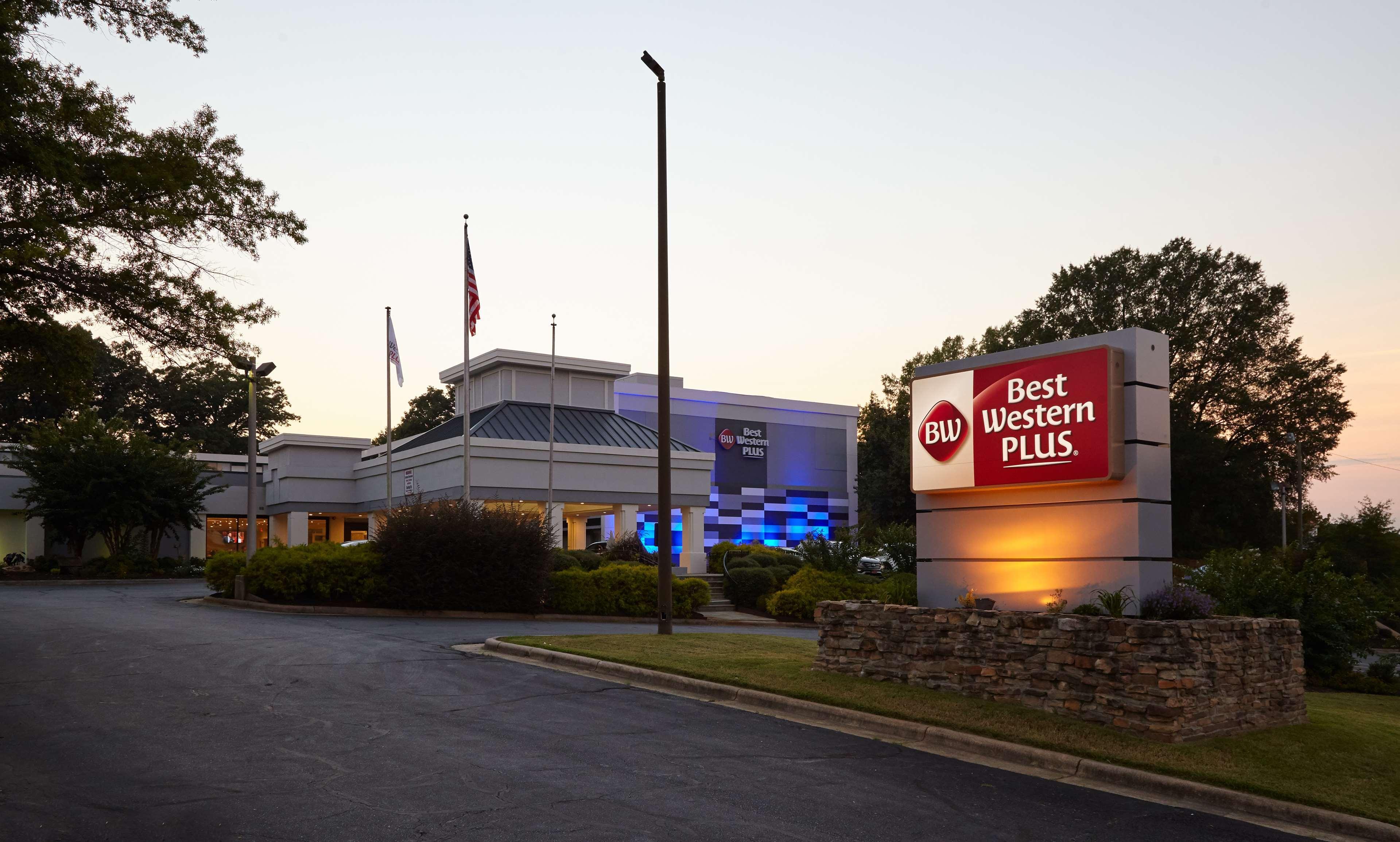 Best Western Plus University Inn Winston-Salem Exterior photo
