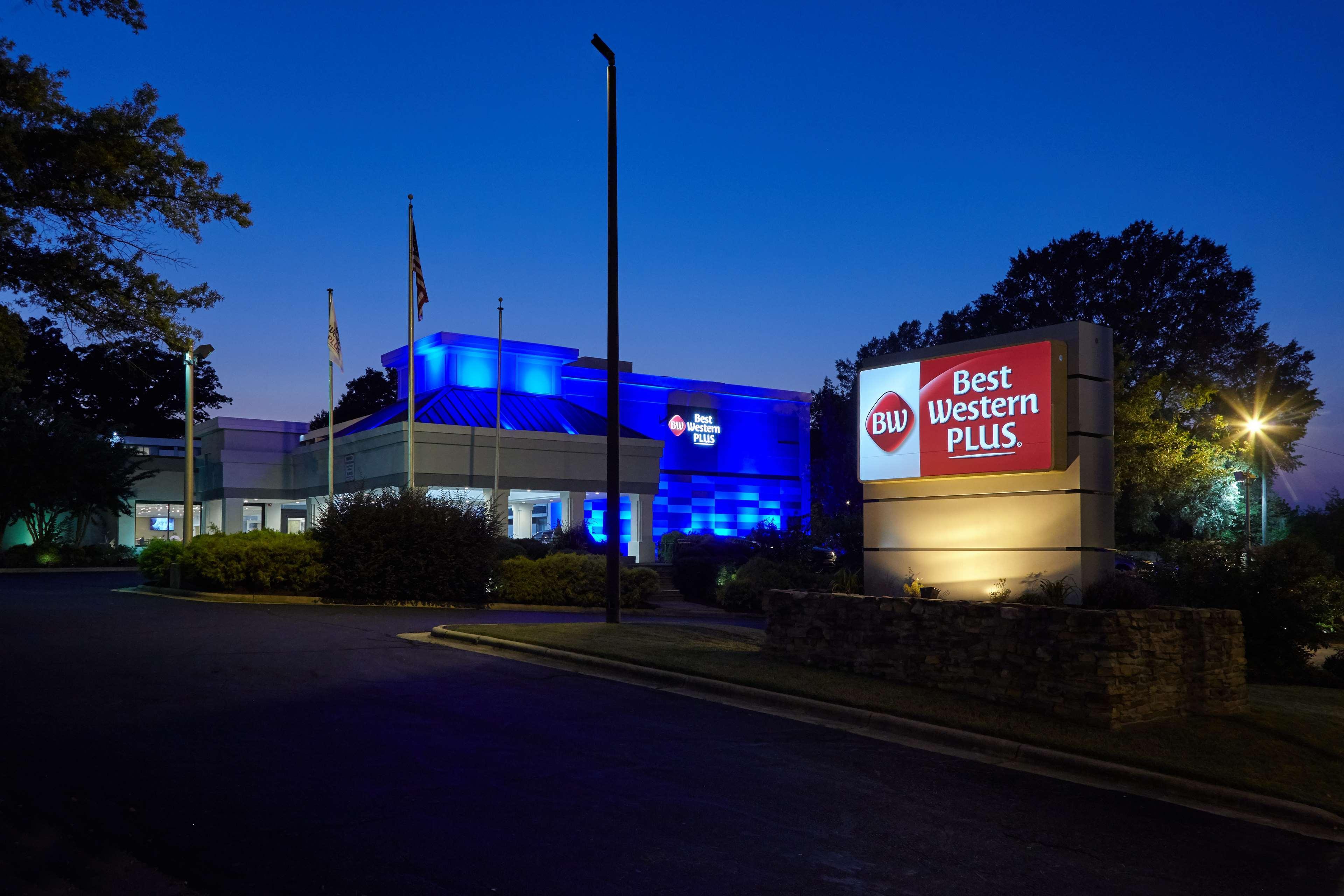 Best Western Plus University Inn Winston-Salem Exterior photo