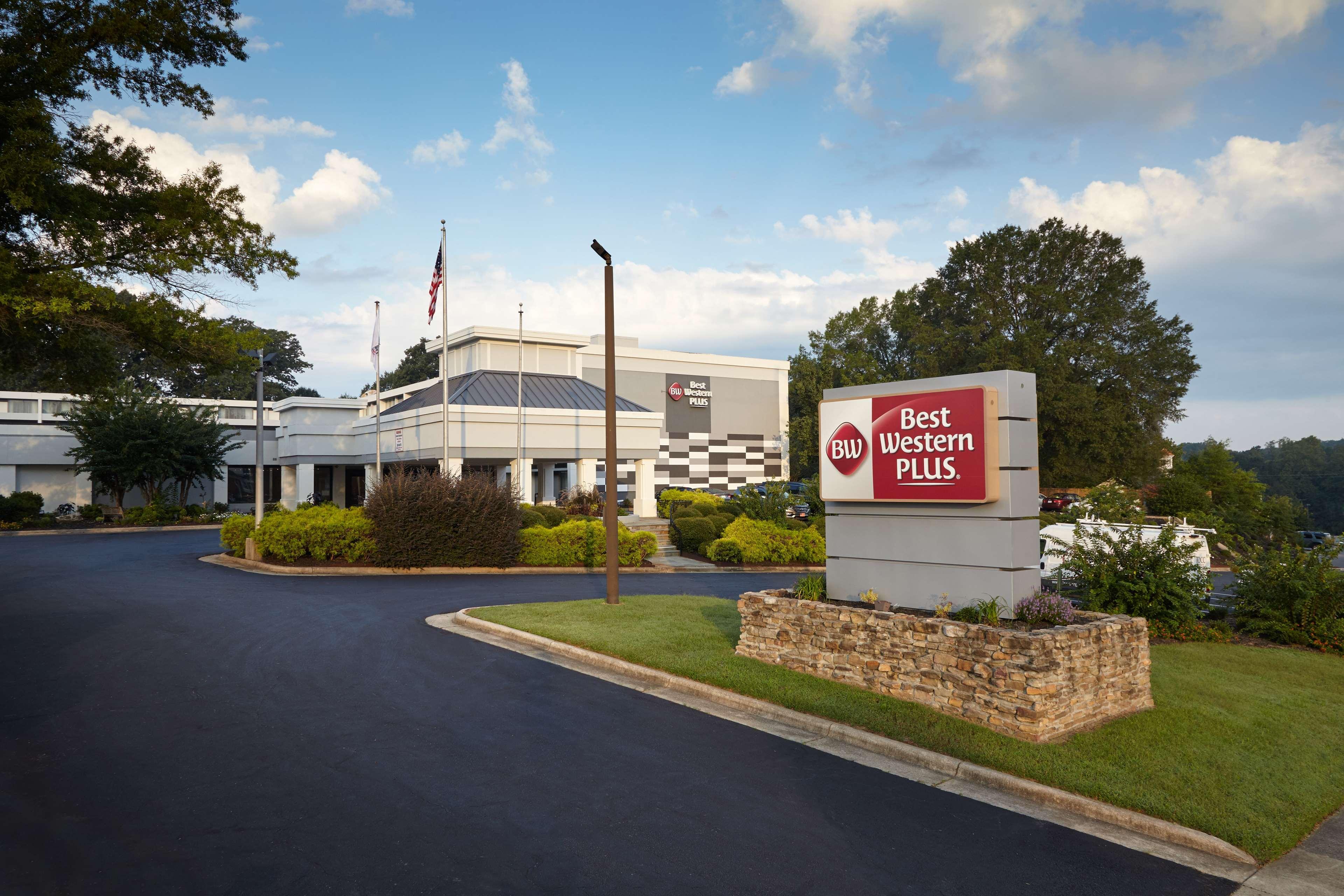 Best Western Plus University Inn Winston-Salem Exterior photo