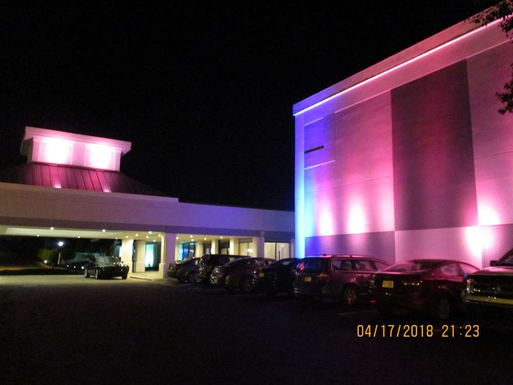 Best Western Plus University Inn Winston-Salem Exterior photo