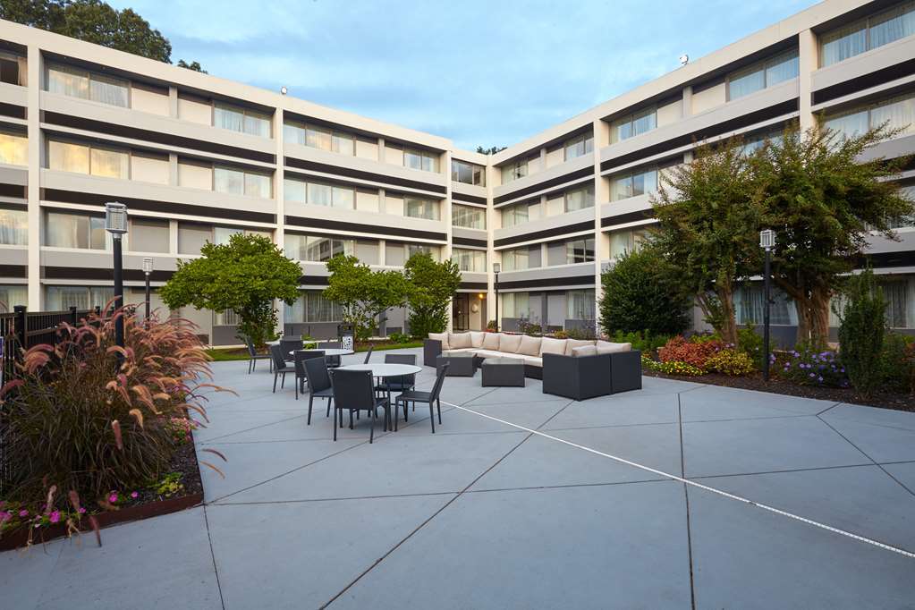Best Western Plus University Inn Winston-Salem Exterior photo